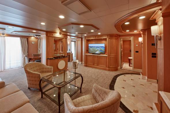 Cunard Line Queen Victoria Master Suite.jpg